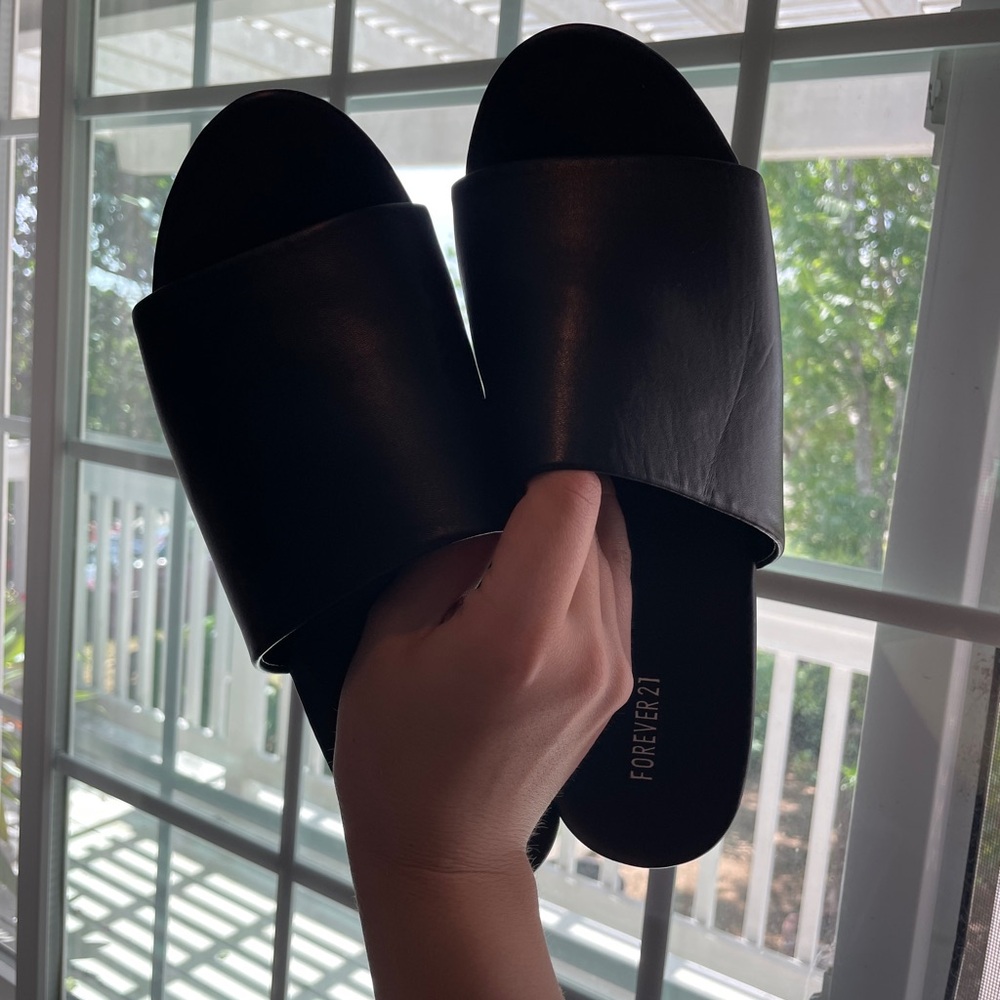 Forever 21 Women's Black Platform Sandals